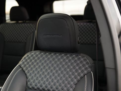 Used 2024 GMC Acadia Denali w/ Super Cruise Package image 25