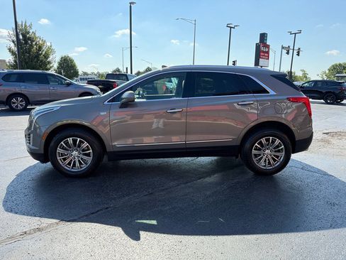 Used 2017 Cadillac XT5 Luxury w/ Driver Awareness Package FWD image 4