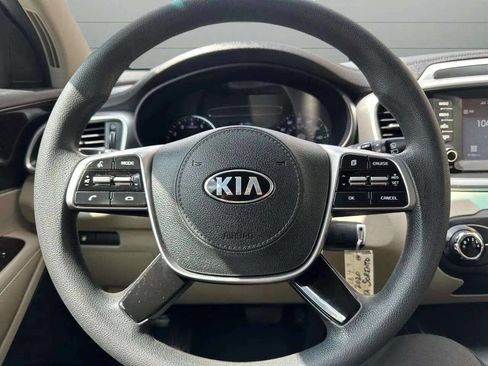 Used 2020 Kia Sorento LX image 44