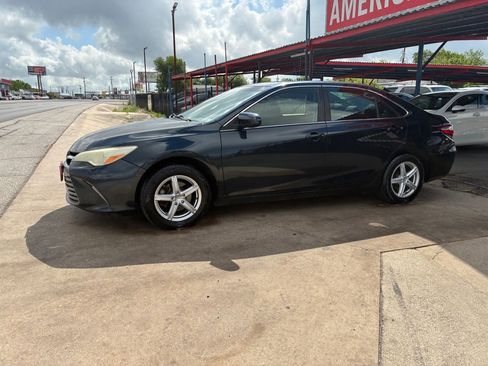 Used 2015 Toyota Camry LE FWD image 20