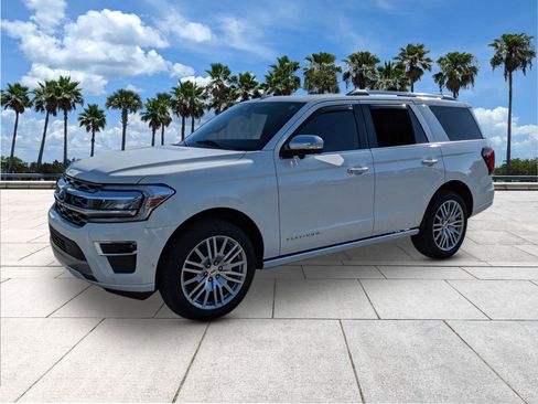 Used 2024 Ford Expedition Platinum image 4