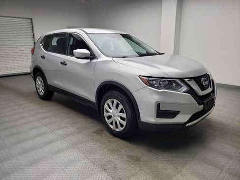 Used 2017 Nissan Rogue S AWD/4WD image 13