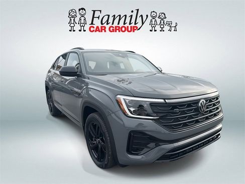 New 2026 Volkswagen Atlas Cross Sport SEL R-Line image 2