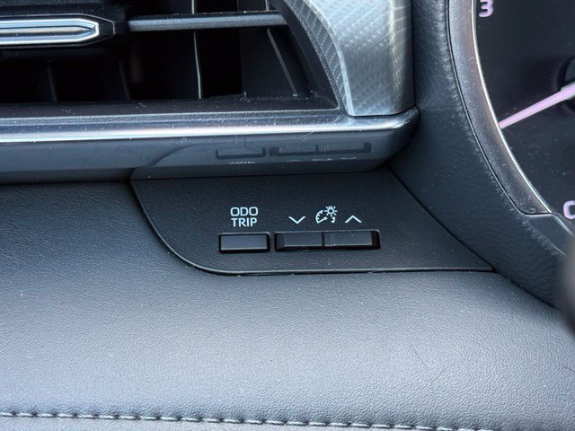 Used 2022 Toyota Highlander Platinum FWD image 26
