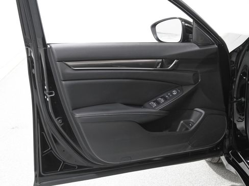 Used 2022 Honda Accord Sport image 4