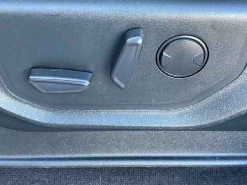 Used 2020 Ford F150 Lariat w/ Equipment Group 502A Luxury image 34