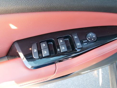 Used 2023 Kia Sportage SX image 18