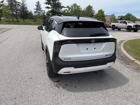 New 2026 Nissan Kicks SR AWD/4WD image 29