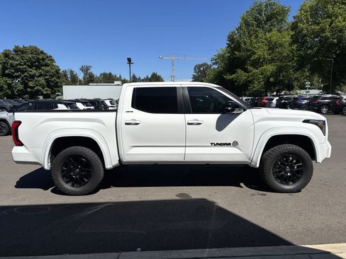 Used 2025 Toyota Tundra Limited AWD/4WD image 5