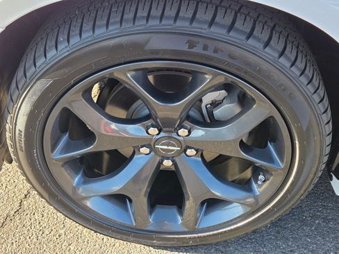 Used 2023 Chrysler 300 Touring w/ Safetytec Plus Group RWD image 11
