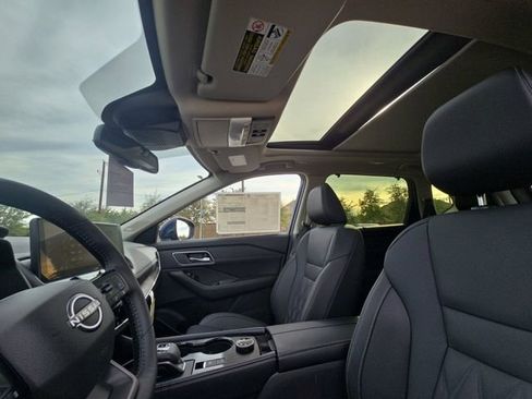 New 2026 Nissan Rogue Platinum image 7