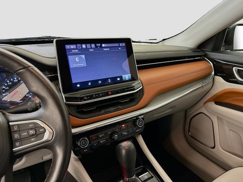 Used 2022 Jeep Compass Limited image 25