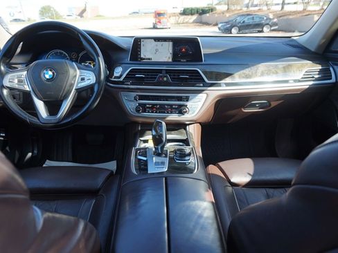 Used 2017 BMW 740i image 36