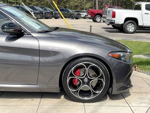 Used 2023 Alfa Romeo Giulia Veloce image 14