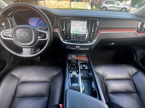 Certified 2025 Volvo V60 B5 Cross Country Plus AWD/4WD image 20