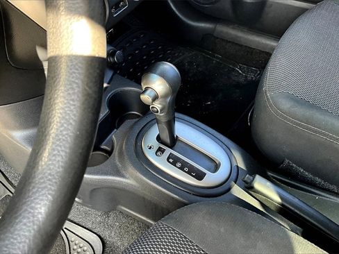 Used 2018 Nissan Versa SV image 13