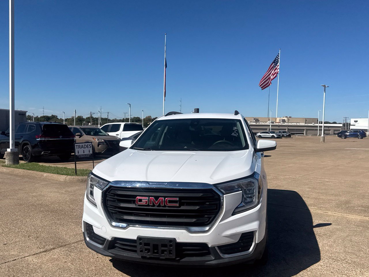 Used 2022 GMC Terrain SLE w/ Driver Convenience Package FWD image 7