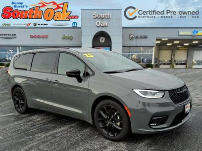 Certified 2025 Chrysler Pacifica Limited