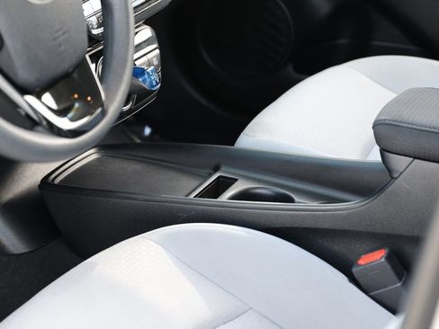 Certified 2022 Toyota Prius LE image 15