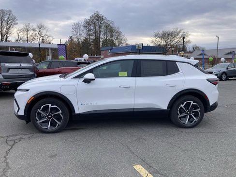 New 2026 Chevrolet Equinox EV LT image 4