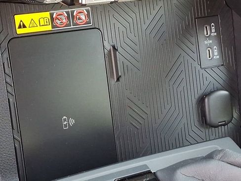 Used 2025 Toyota Tacoma Trailhunter image 27