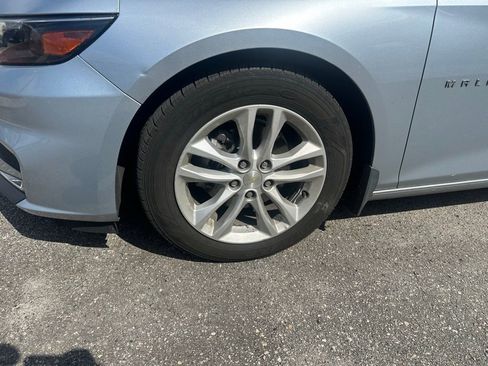 Used 2017 Chevrolet Malibu LT w/ Driver Confidence Package image 9