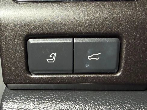 Used 2019 Ford Expedition Max Limited RWD image 36
