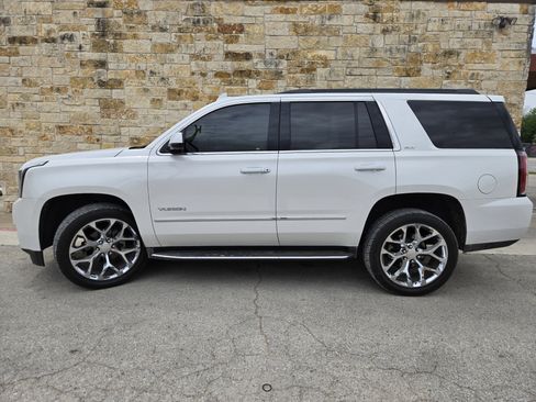 Used 2017 GMC Yukon SLT w/ Premium Edition image 1
