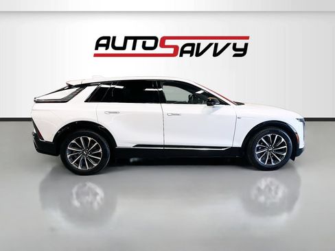 Used 2025 Cadillac Lyriq Sport w/ LPO, Floor Liner Package AWD/4WD image 8