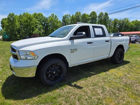 Used 2023 RAM 1500 Classic SLT w/ Trailer & Traction Group AWD/4WD image 3