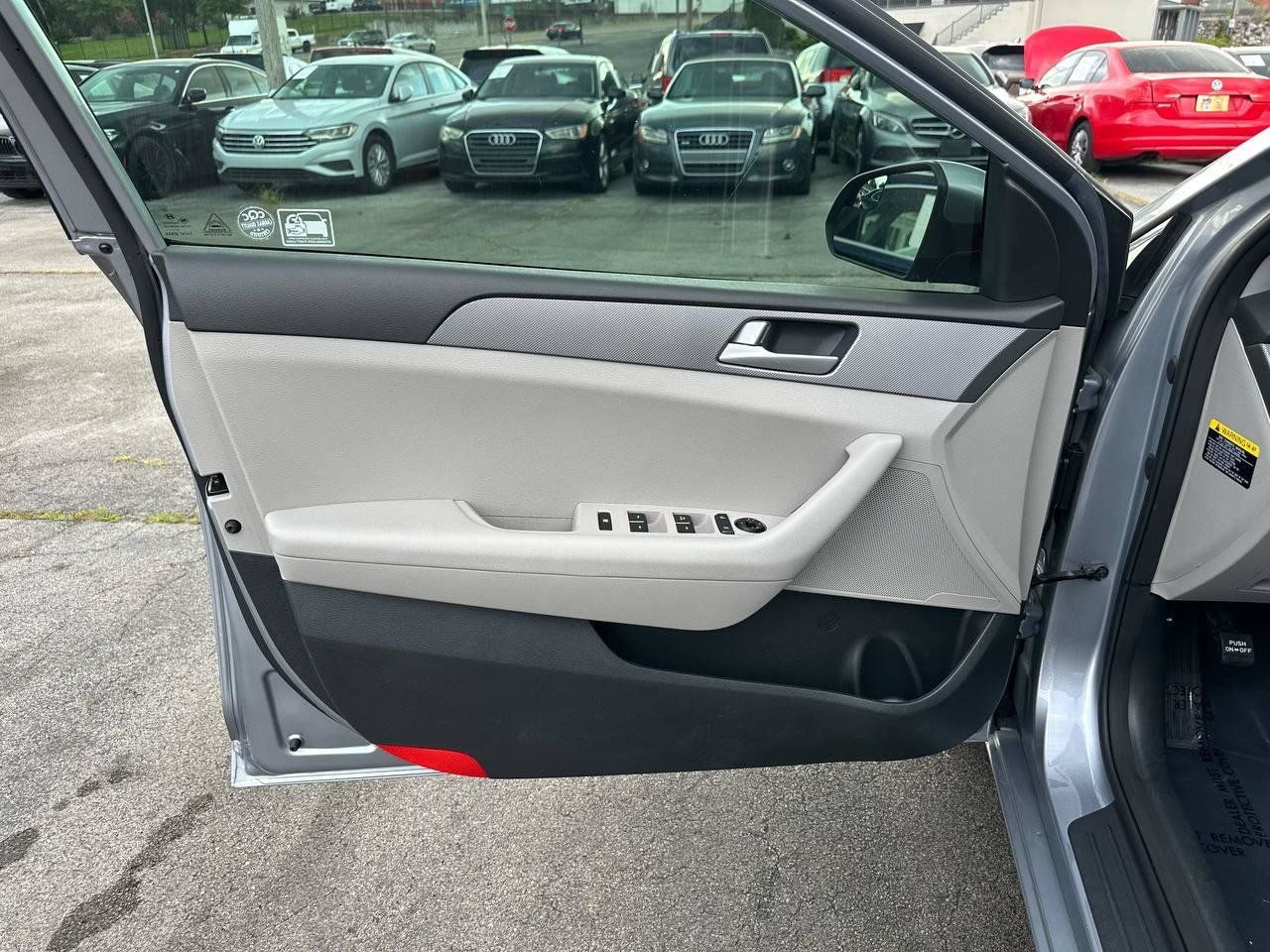 Used 2015 Hyundai Sonata SE FWD image 18