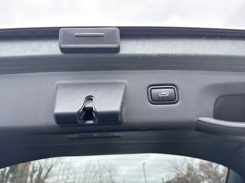 Used 2022 Hyundai Tucson Limited w/ Cargo Package image 18