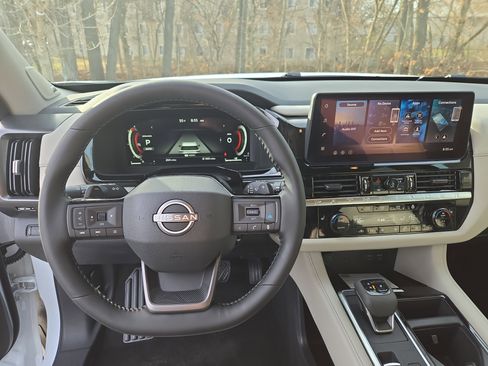 New 2026 Nissan Pathfinder SL image 11