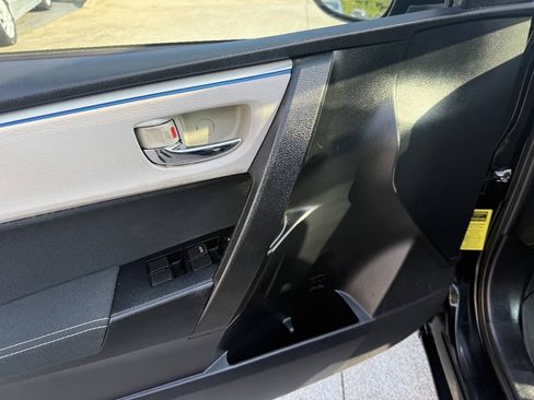 Used 2014 Toyota Corolla LE FWD image 16