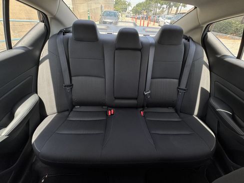 Used 2025 Nissan Altima 2.5 SV FWD image 34