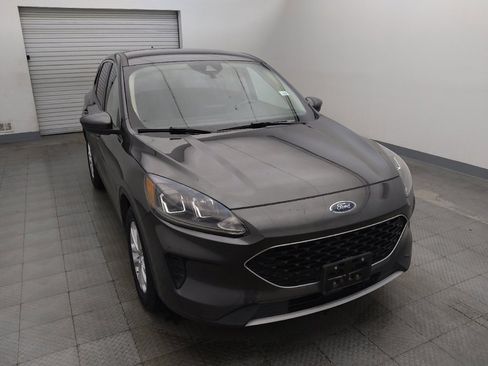Used 2020 Ford Escape SE FWD image 14