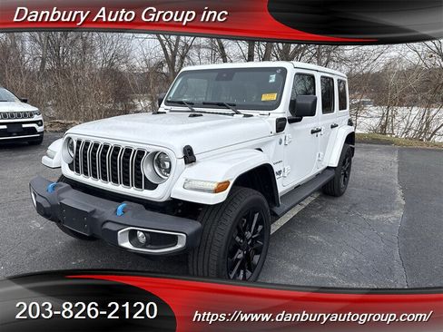 Used 2024 Jeep Wrangler Unlimited Sahara AWD/4WD image 1