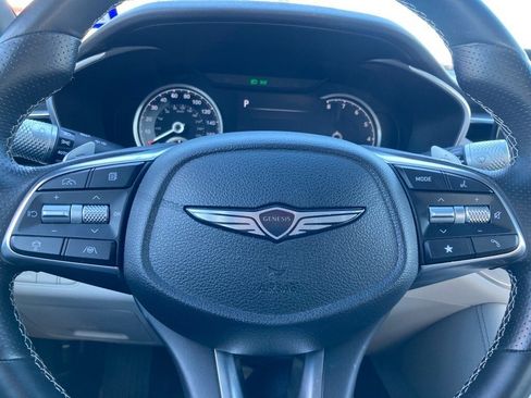 Used 2025 Genesis G70 2.5T image 19