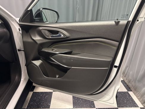 Used 2024 Chevrolet Trax ACTIV w/ Sunroof Package image 15