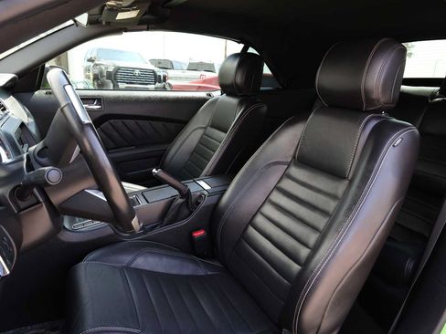 Used 2013 Ford Mustang GT RWD image 32