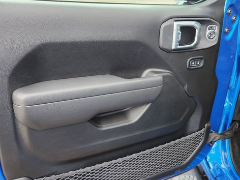 New 2025 Jeep Gladiator Sport image 6