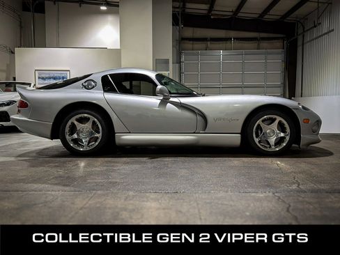 Used 1998 Dodge Viper GTS RWD image 5
