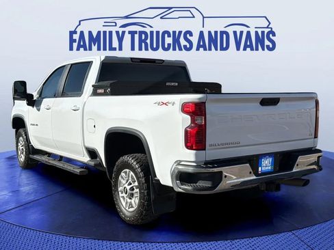 Used 2023 Chevrolet Silverado 2500 LT w/ Convenience Package image 3