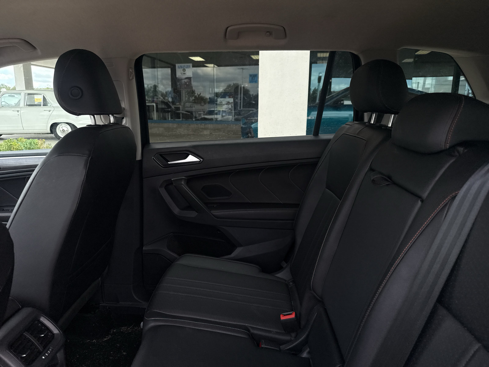 Used 2024 Volkswagen Tiguan Wolfsburg Edition FWD image 17