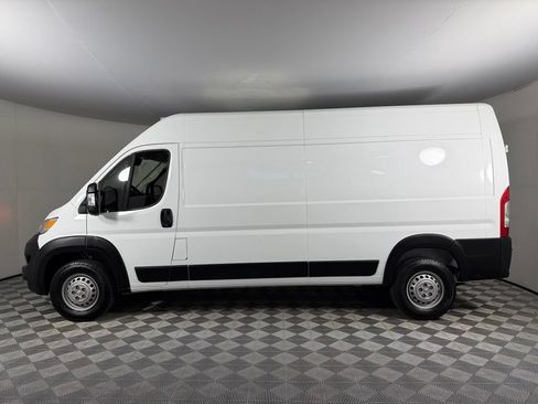 Used 2025 RAM ProMaster 3500 w/ Convenience Group FWD image 3