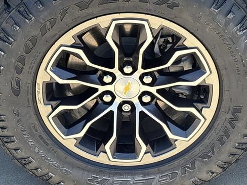 Used 2022 Chevrolet Colorado ZR2 AWD/4WD image 10