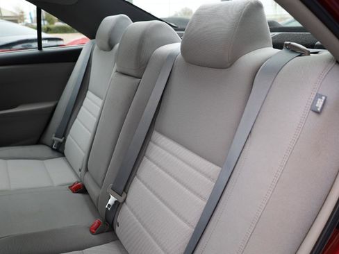 Used 2015 Toyota Camry XLE image 11