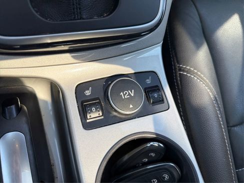 Used 2016 Ford C-MAX Energi SEL w/ Equipment Group 302A FWD image 30
