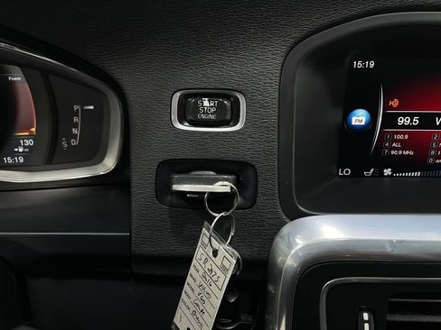 Used 2016 Volvo V60 T5 Premier image 20