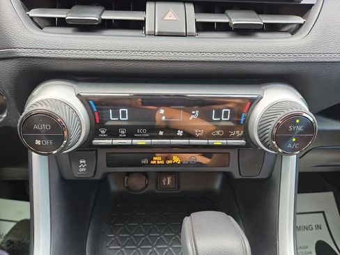 Used 2024 Toyota RAV4 XLE AWD/4WD image 24